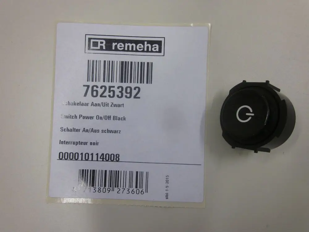 Schwarzfarbener Schalter von Remeha mit Power-On/Off-Symbol auf runder Oberfläche, begleitet von einer Produktinformation.